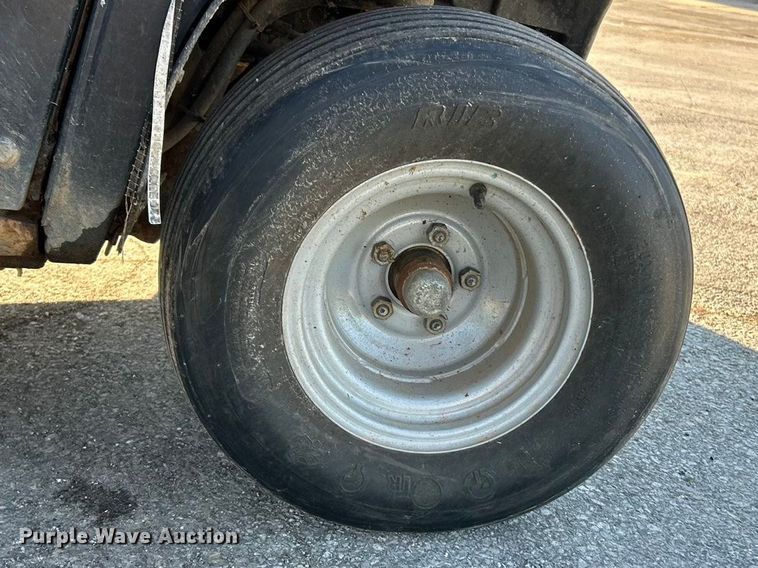 image for item FC5081 Cushman Turf-Truckster utility vehicle