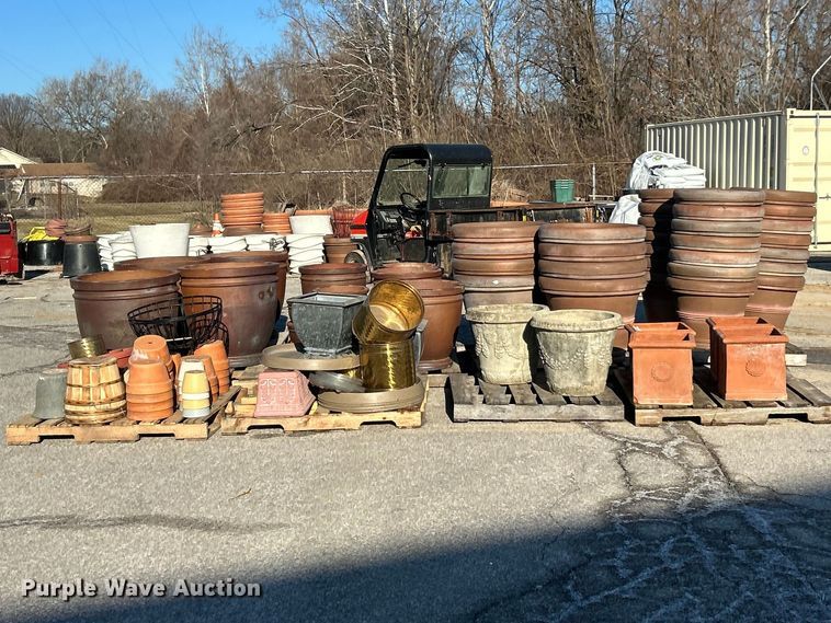 image for item FC5090 (107) plant pots