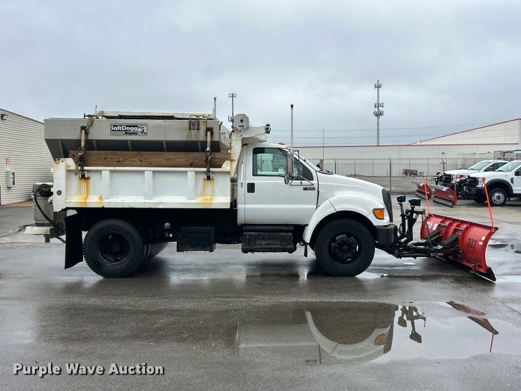 image for item FC5111 2011 Ford F650 Super Duty dump truck