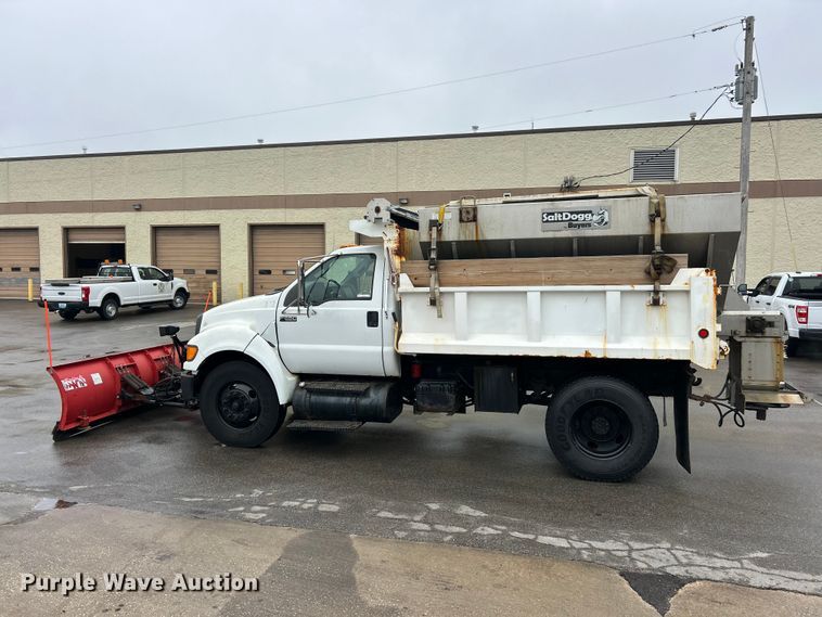 image for item FC5111 2011 Ford F650 Super Duty dump truck