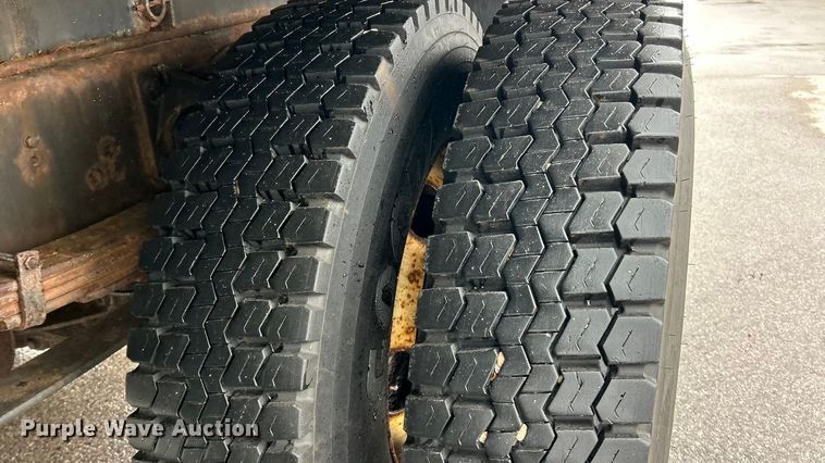 image for item FC5111 2011 Ford F650 Super Duty dump truck