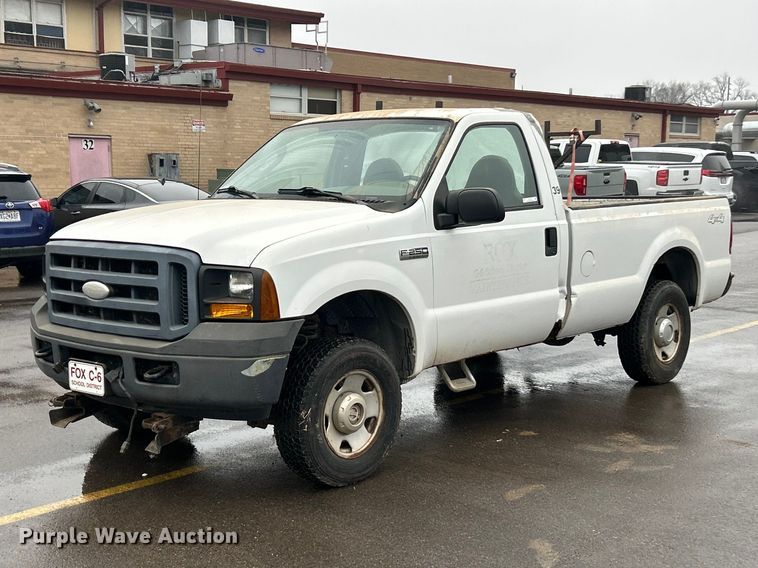 image for item FC5116 2006 Ford F250 Super Duty pickup truck