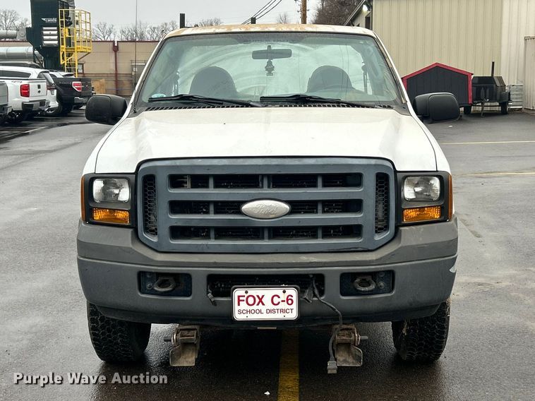 image for item FC5116 2006 Ford F250 Super Duty pickup truck
