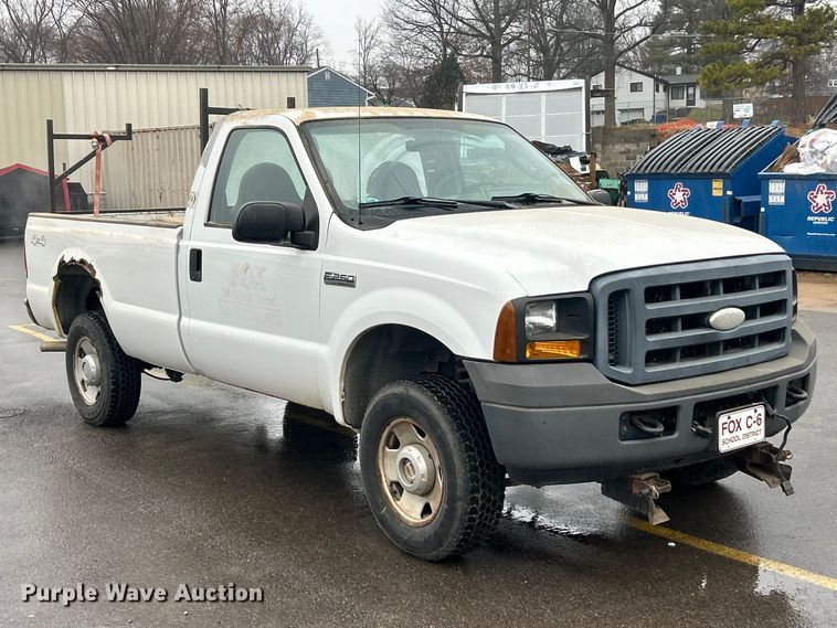 image for item FC5116 2006 Ford F250 Super Duty pickup truck
