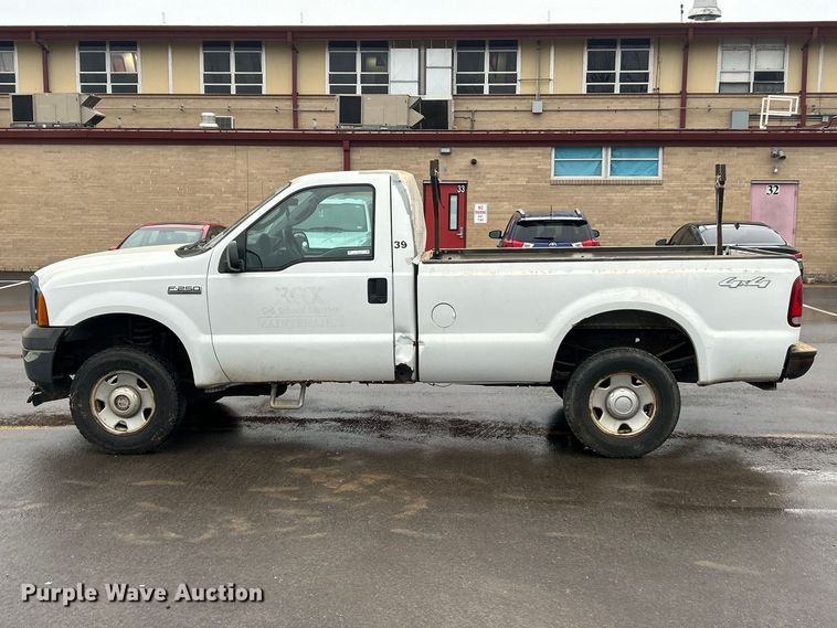 image for item FC5116 2006 Ford F250 Super Duty pickup truck