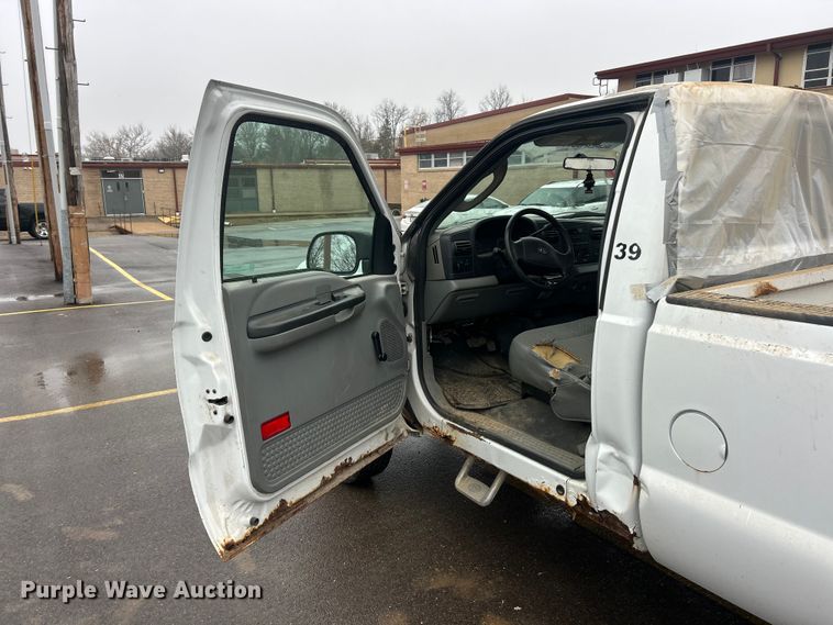image for item FC5116 2006 Ford F250 Super Duty pickup truck