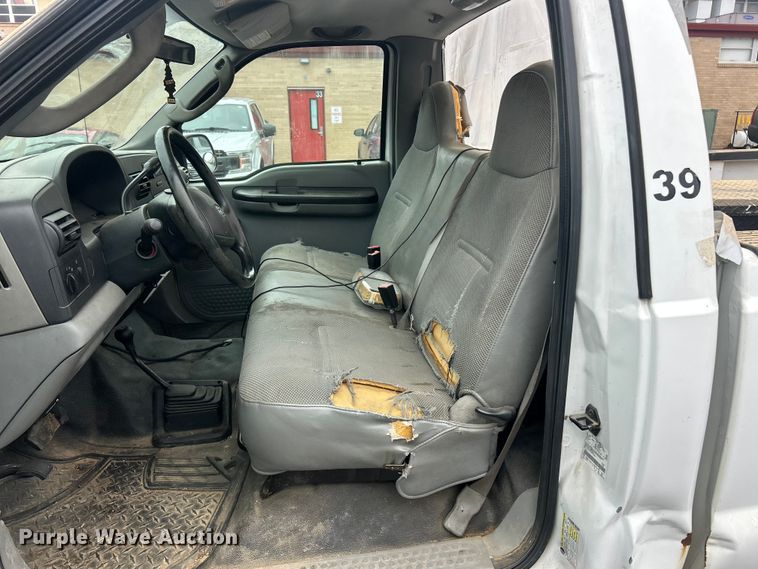 image for item FC5116 2006 Ford F250 Super Duty pickup truck