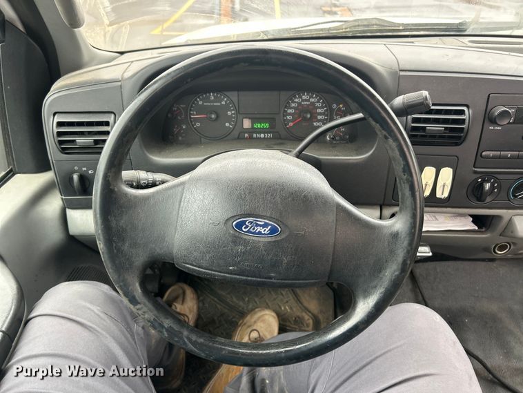 image for item FC5116 2006 Ford F250 Super Duty pickup truck