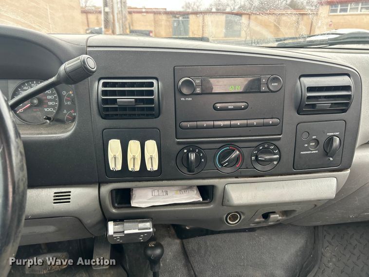 image for item FC5116 2006 Ford F250 Super Duty pickup truck