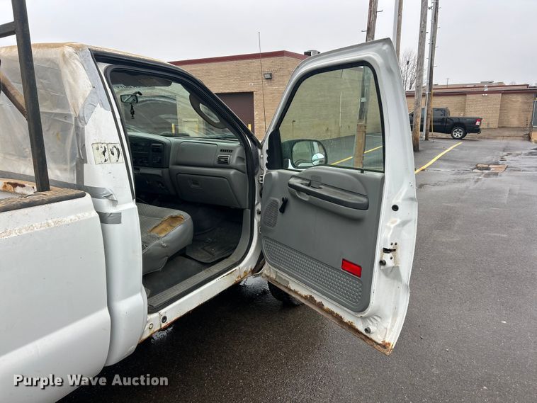 image for item FC5116 2006 Ford F250 Super Duty pickup truck