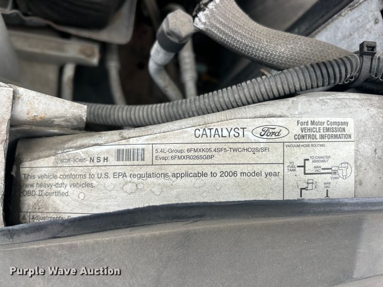 image for item FC5116 2006 Ford F250 Super Duty pickup truck