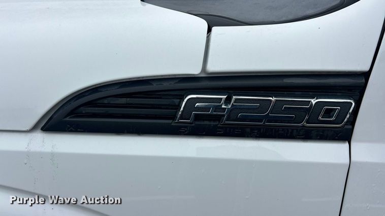 image for item FC5117 2014 Ford F250 Super Duty utility bed pickup truck