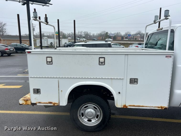 image for item FC5117 2014 Ford F250 Super Duty utility bed pickup truck