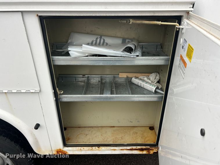 image for item FC5117 2014 Ford F250 Super Duty utility bed pickup truck