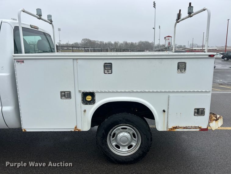 image for item FC5117 2014 Ford F250 Super Duty utility bed pickup truck