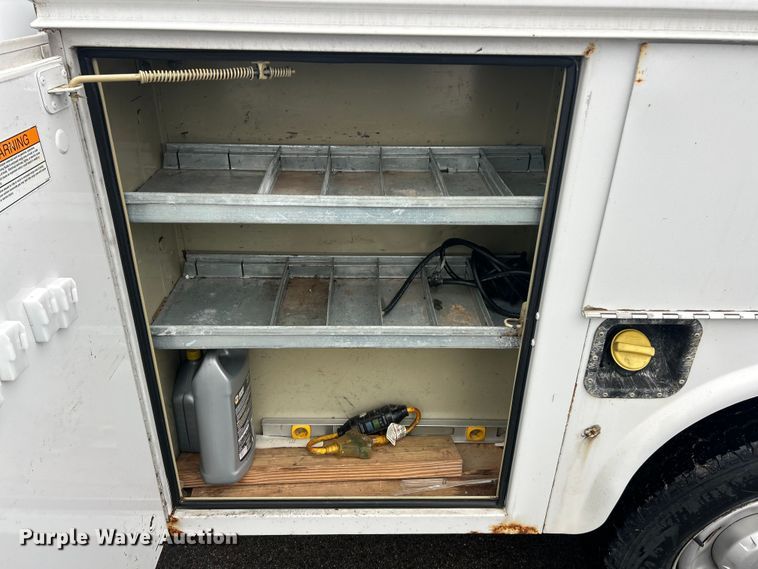 image for item FC5117 2014 Ford F250 Super Duty utility bed pickup truck