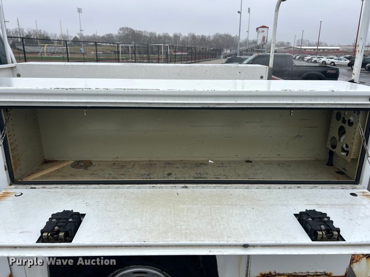 image for item FC5117 2014 Ford F250 Super Duty utility bed pickup truck