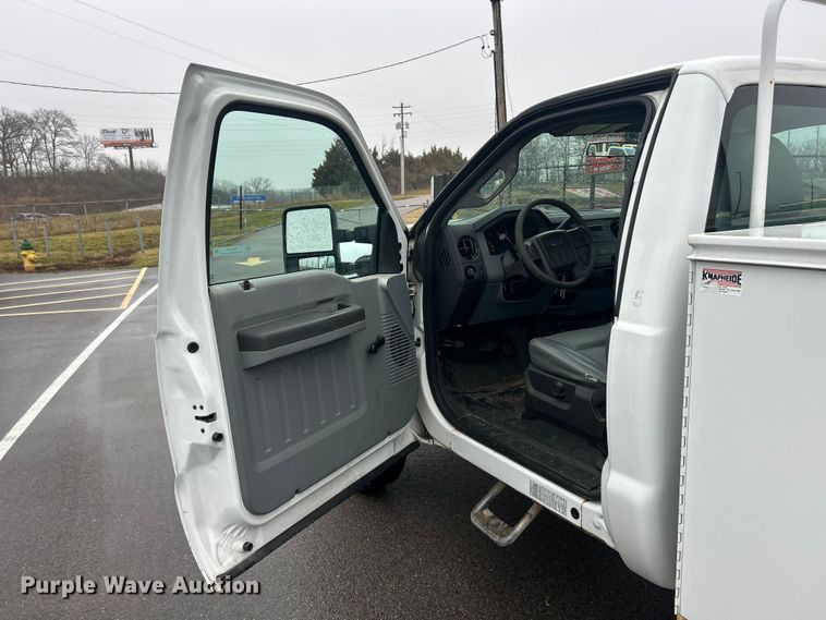 image for item FC5117 2014 Ford F250 Super Duty utility bed pickup truck