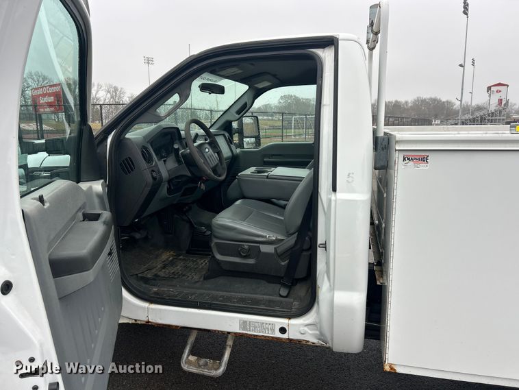 image for item FC5117 2014 Ford F250 Super Duty utility bed pickup truck