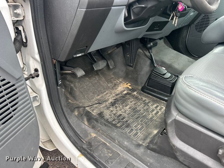 image for item FC5117 2014 Ford F250 Super Duty utility bed pickup truck