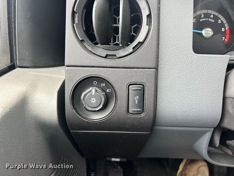 image for item FC5117 2014 Ford F250 Super Duty utility bed pickup truck