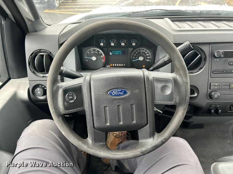 image for item FC5117 2014 Ford F250 Super Duty utility bed pickup truck