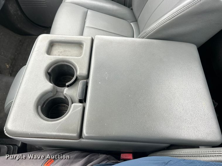 image for item FC5117 2014 Ford F250 Super Duty utility bed pickup truck