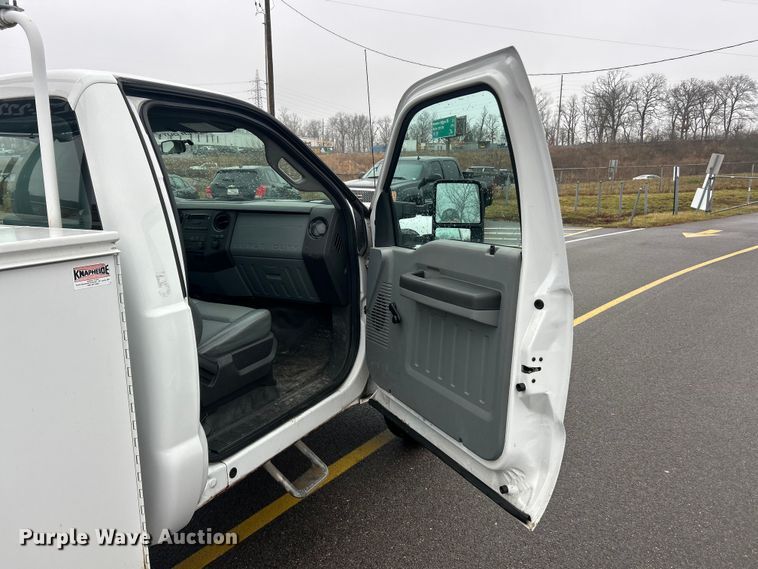 image for item FC5117 2014 Ford F250 Super Duty utility bed pickup truck