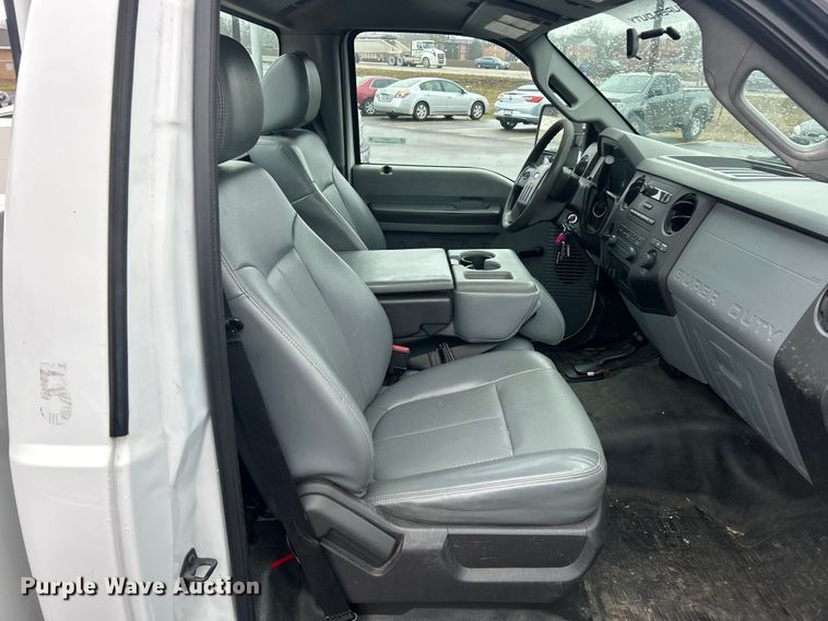 image for item FC5117 2014 Ford F250 Super Duty utility bed pickup truck