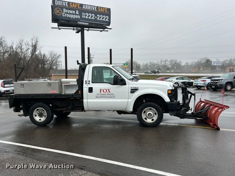 image for item FC5118 2008 Ford F250  Super Duty flatbed pickup truck