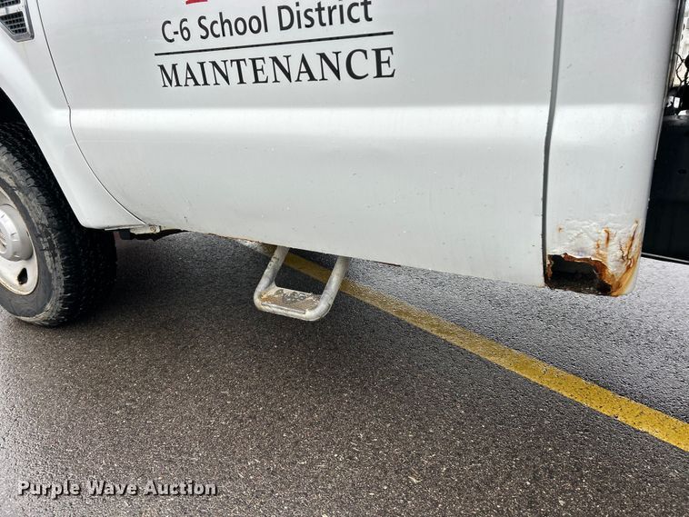 image for item FC5118 2008 Ford F250  Super Duty flatbed pickup truck