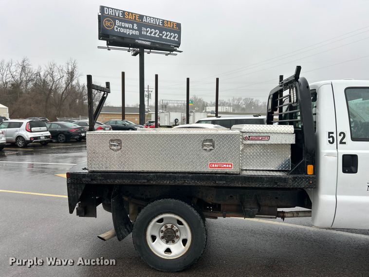 image for item FC5118 2008 Ford F250  Super Duty flatbed pickup truck