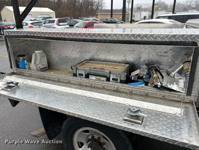 image for item FC5118 2008 Ford F250  Super Duty flatbed pickup truck