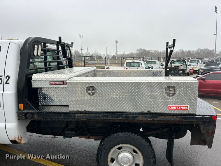 image for item FC5118 2008 Ford F250  Super Duty flatbed pickup truck