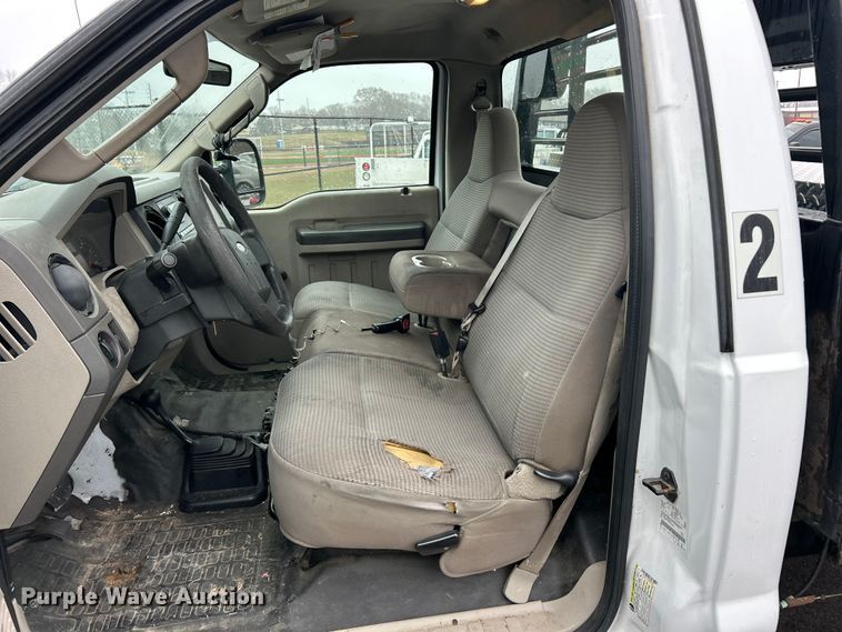 image for item FC5118 2008 Ford F250  Super Duty flatbed pickup truck