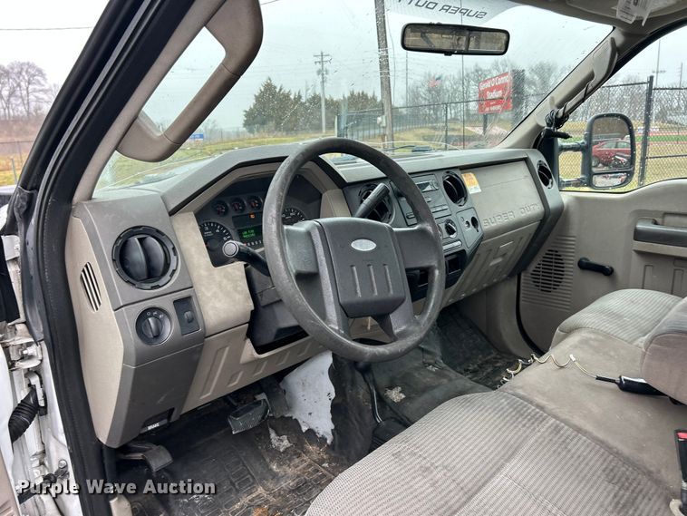 image for item FC5118 2008 Ford F250  Super Duty flatbed pickup truck