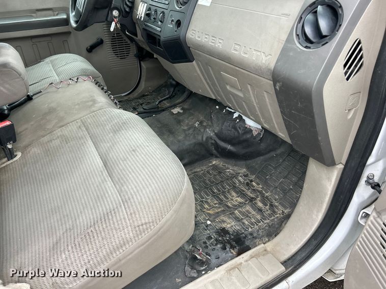 image for item FC5118 2008 Ford F250  Super Duty flatbed pickup truck