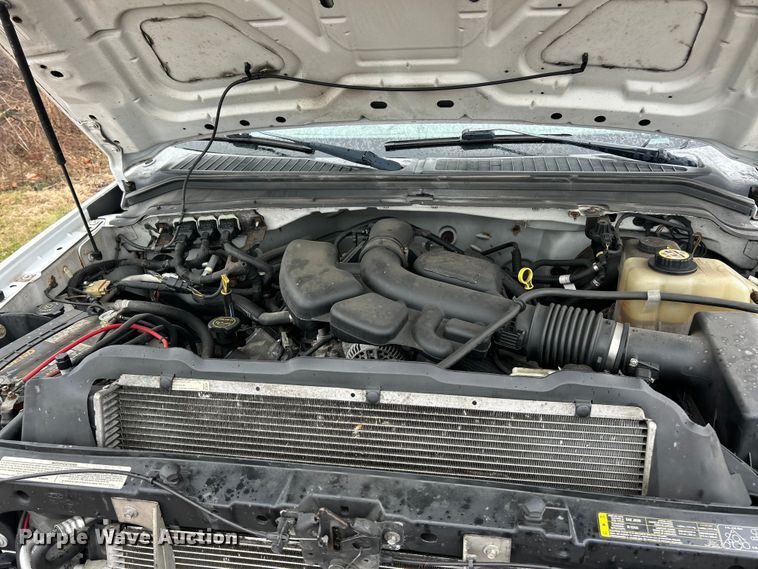 image for item FC5118 2008 Ford F250  Super Duty flatbed pickup truck