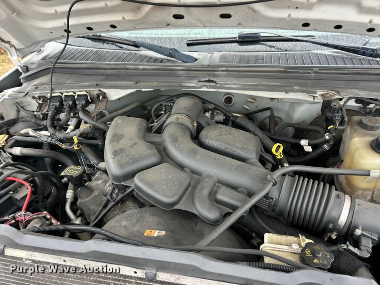 image for item FC5118 2008 Ford F250  Super Duty flatbed pickup truck