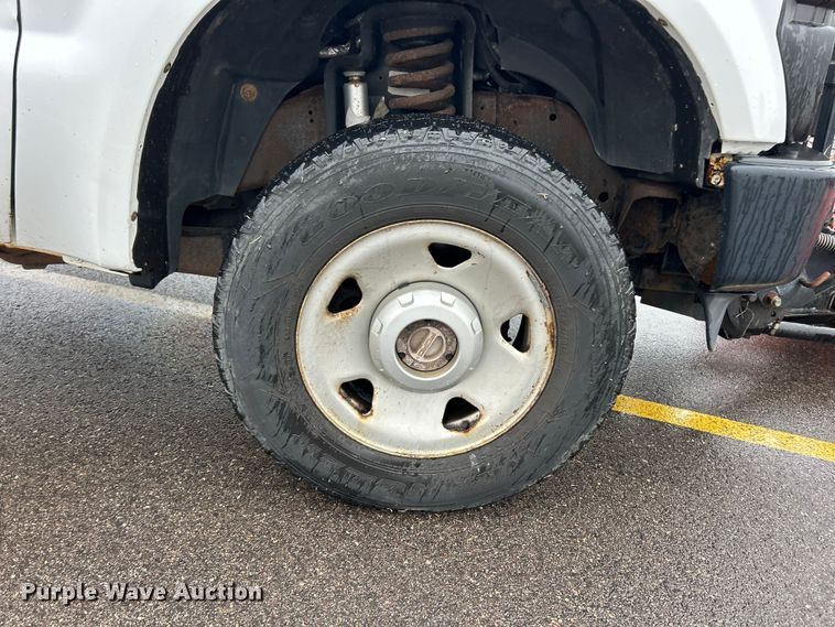 image for item FC5118 2008 Ford F250  Super Duty flatbed pickup truck