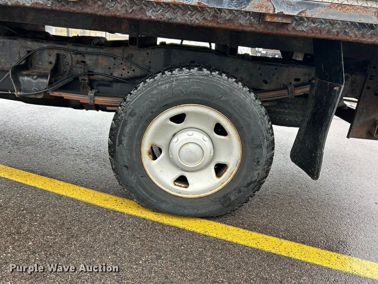 image for item FC5118 2008 Ford F250  Super Duty flatbed pickup truck