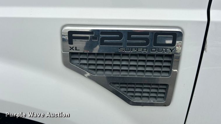 image for item FC5119 2008 Ford F250 Super Duty utility bed pickup truck