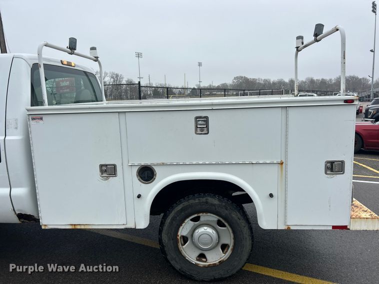 image for item FC5119 2008 Ford F250 Super Duty utility bed pickup truck