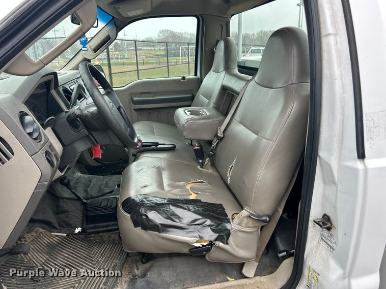 image for item FC5119 2008 Ford F250 Super Duty utility bed pickup truck