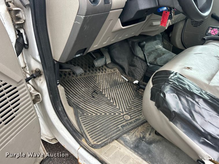 image for item FC5119 2008 Ford F250 Super Duty utility bed pickup truck