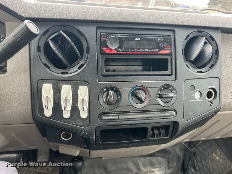 image for item FC5119 2008 Ford F250 Super Duty utility bed pickup truck