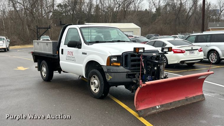 image for item FC5120 2006 Ford F250 Super Duty flatbed pickup truck