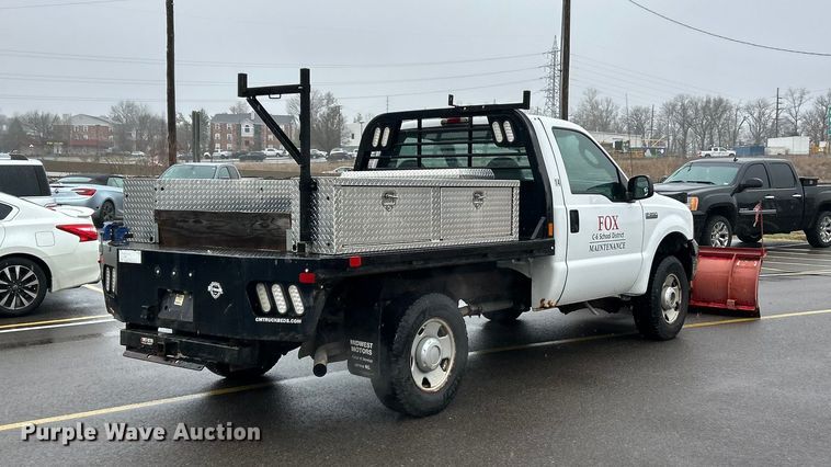 image for item FC5120 2006 Ford F250 Super Duty flatbed pickup truck
