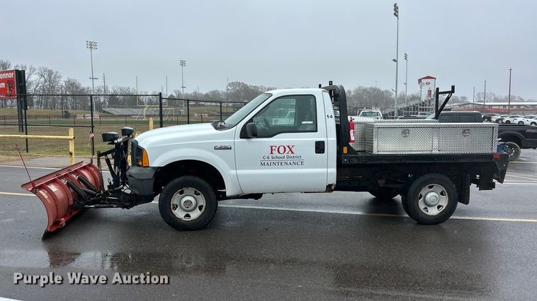 image for item FC5120 2006 Ford F250 Super Duty flatbed pickup truck