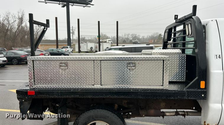 image for item FC5120 2006 Ford F250 Super Duty flatbed pickup truck